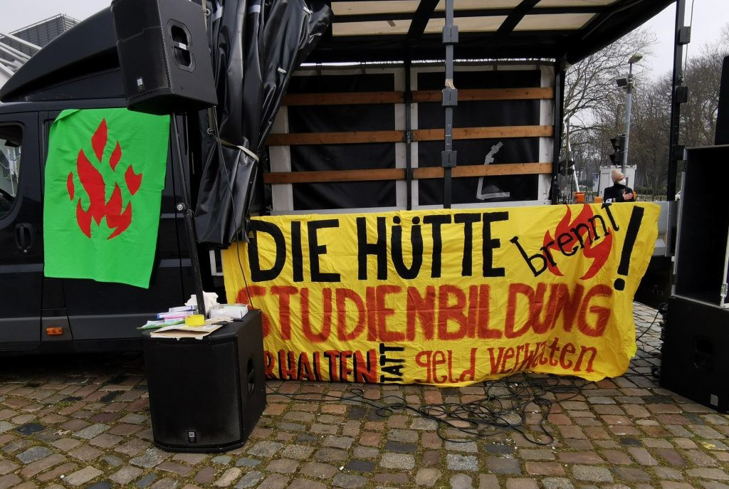 Abbildung 4: Auch die zweite Demonstration wurde in nur wenigen Tagen dank viel freiwilliger Unterstützung auf die Beine gestellt.